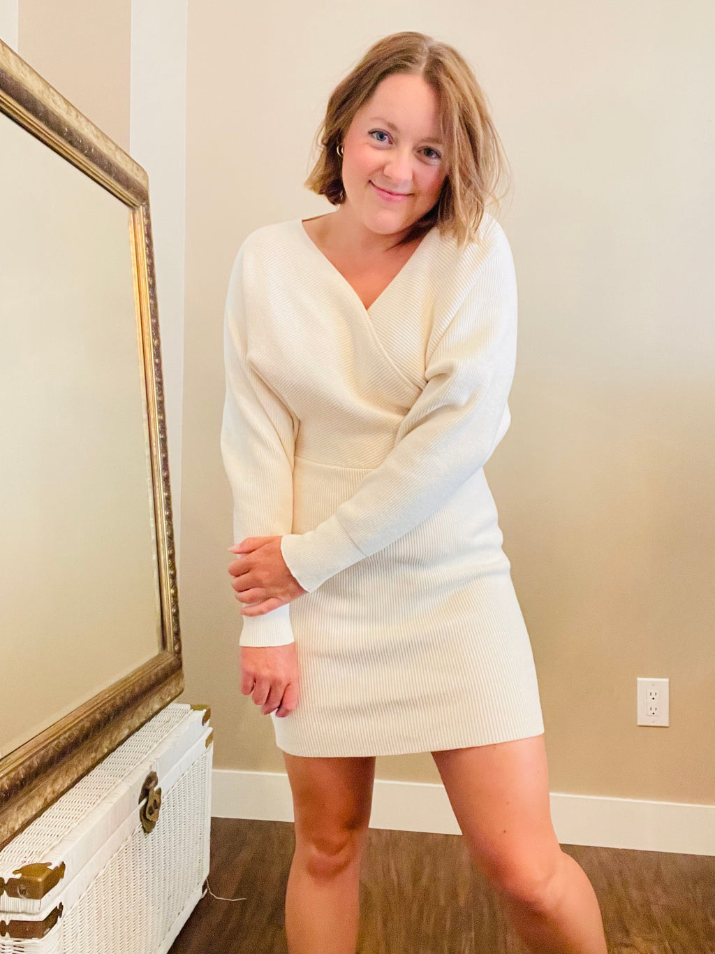 Cream Sweater Dress Size: Large
