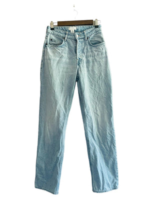 Button Fly Straight Leg Denim Size: 6 (Waist 29", Hip 38" Rise 11", Inseam 31") *Small Stain