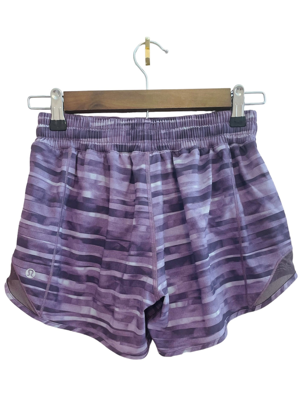 Lululemon Hotty Hot Shorts (LIKE NEW) Size: 4 tall