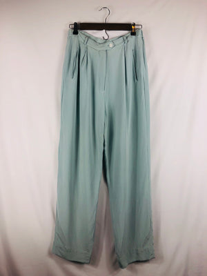 High Rise Baby Blue Vintage Pant Size: Vintage 10 *Best Fits: Small
