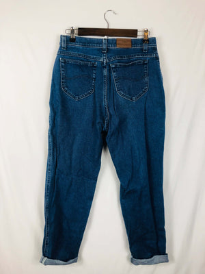 Classic Blue Lee Mom Jean Size: Vintage Best Fits: 8