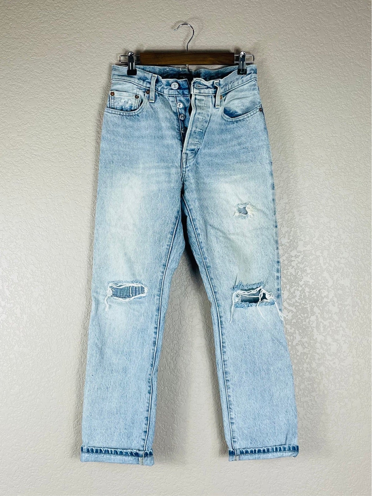High Waisted Straight Leg Levi's Denim Size: 25W/ 28L