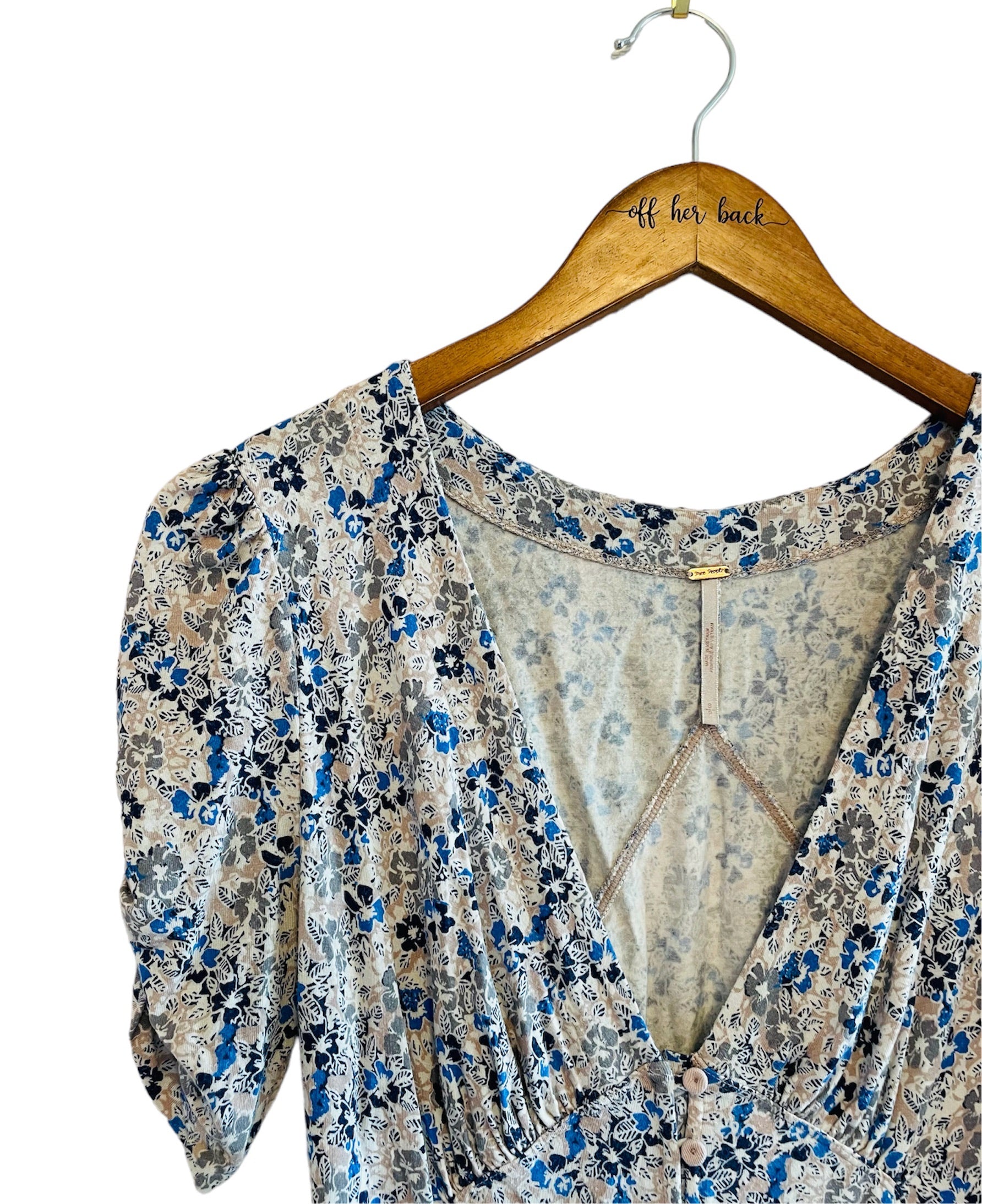 Botton Down Floral Top Size: Small