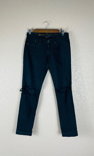 Black Destroyed Knee Levi's Denim Size: 25